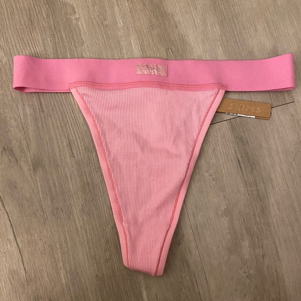 **Rare**Skims thong